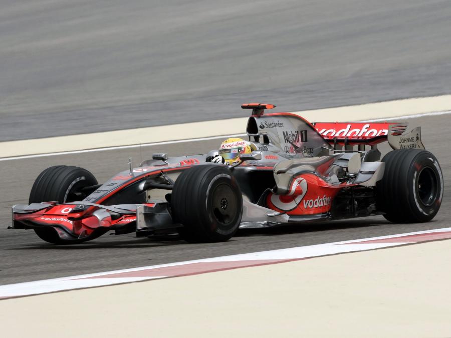  McLaren Mercedes-Benz MP4-23 2008 года  (фото 6 из 16)